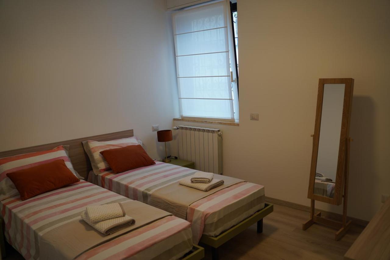 San Martino Lake View Apartment Испра Екстериор снимка